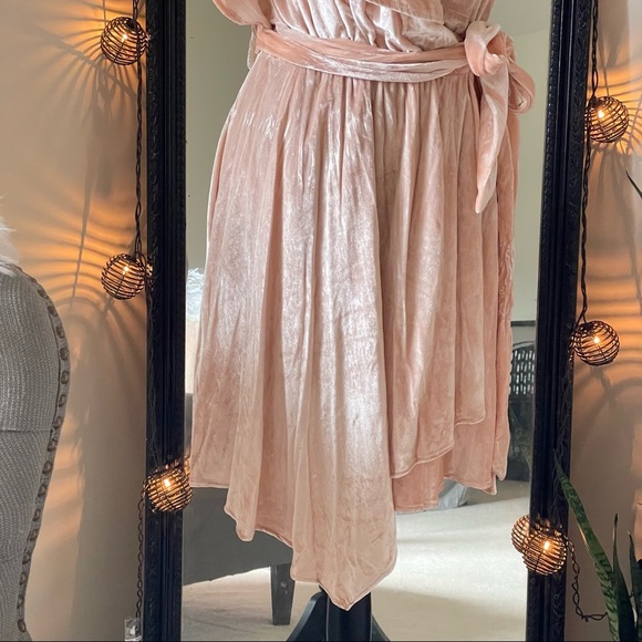 WAYF VELVET COLD SHOULDER MINI DRESS L - Picture 9 of 15